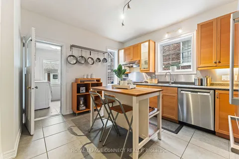 127 Bellwoods Ave, Toronto, ON M6J 2P6