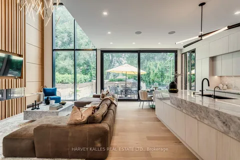 1 De Vere Gdns, Toronto, ON M5M 3E4