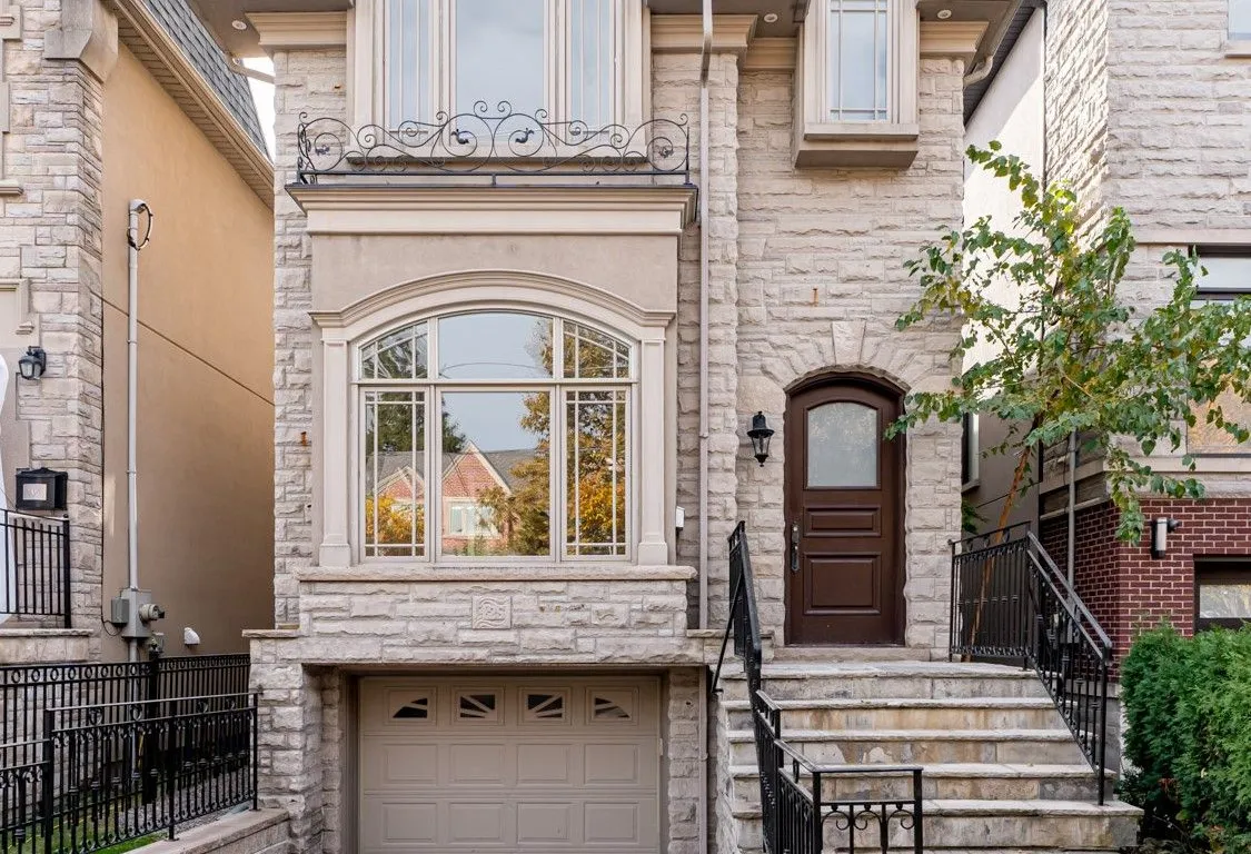 425 Cranbrooke Ave, Toronto, ON M5M 1N4