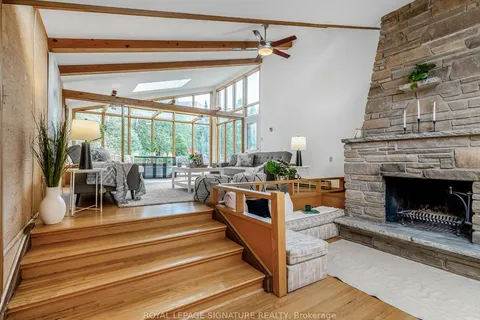 9 Overton Pl, Toronto, ON M3B 1H1