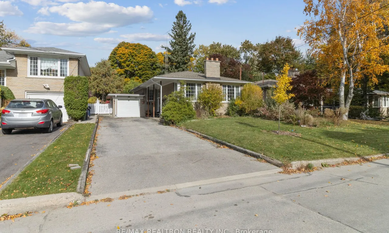 112 Santa Barbara Rd, Toronto, ON M2N 2C5