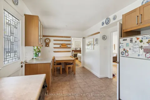 112 Santa Barbara Rd, Toronto, ON M2N 2C5