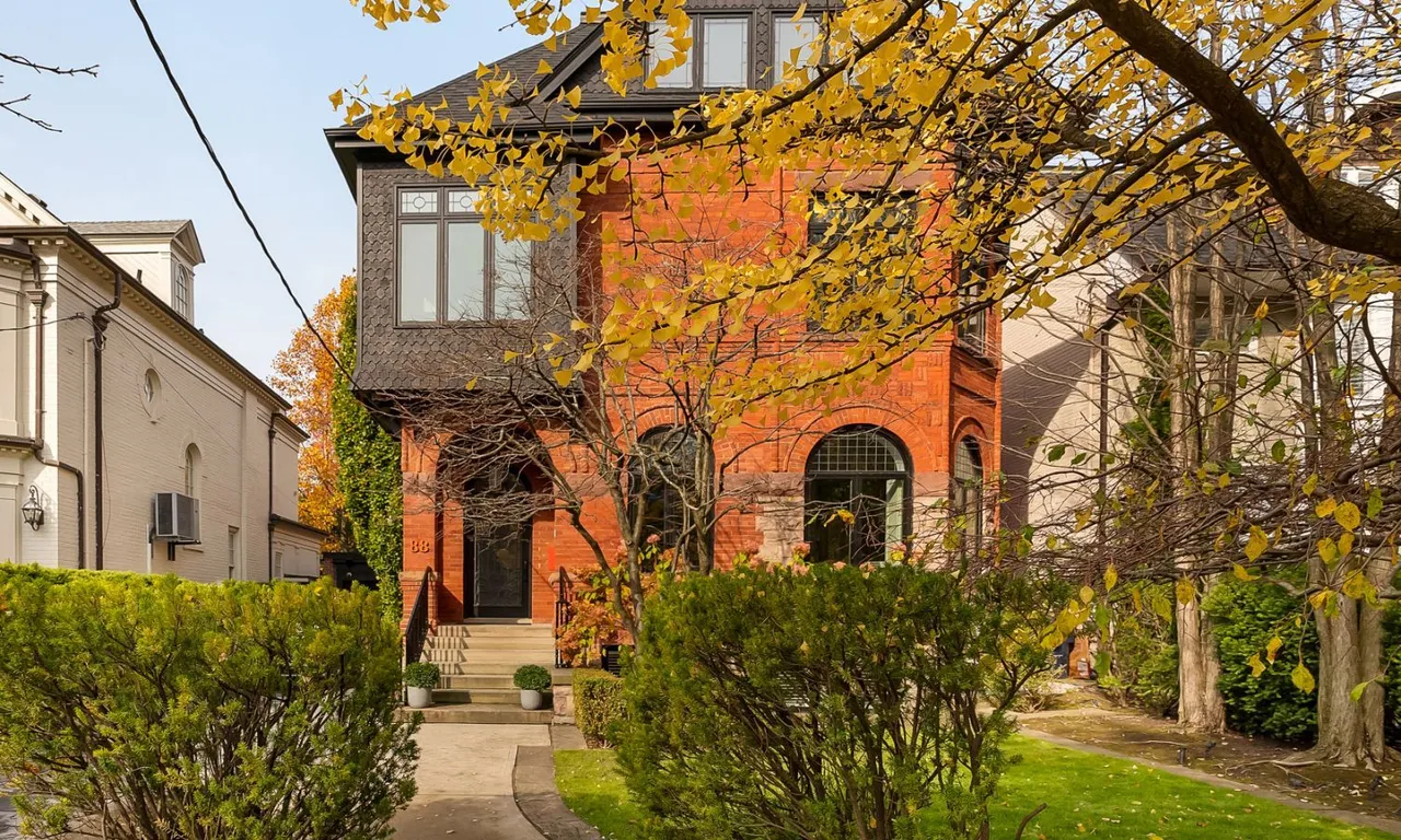 88 Binscarth Rd, Toronto, ON M4W 1Y4