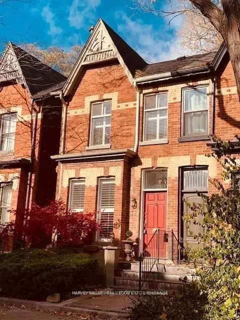 32 Salisbury Ave, Toronto, ON M4X 1C4