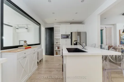 812 Duplex Ave, Toronto, ON M4R 1W7