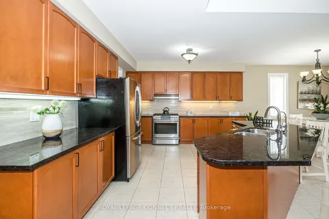 10 St. Philip Crt, Whitby, ON L1P 0A5