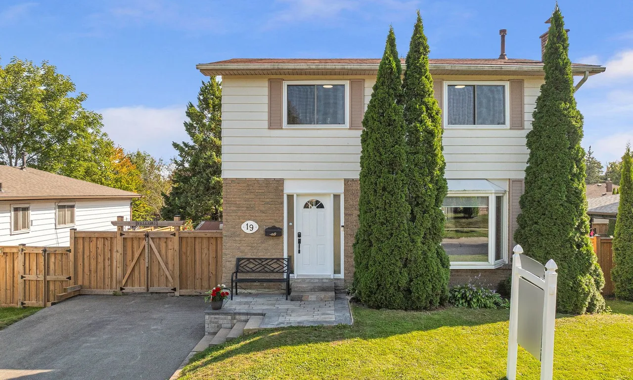 19 Vanstone Crt, Clarington, ON L1C 3V6