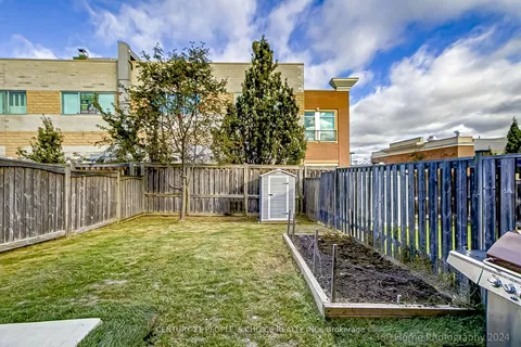 20 Horton St, Ajax, ON L1Z 1E3