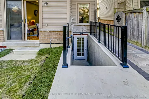 20 Horton St, Ajax, ON L1Z 1E3