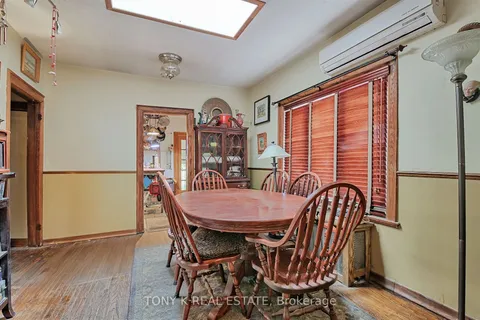 6 Elward Blvd, Toronto, ON M1L 3L2