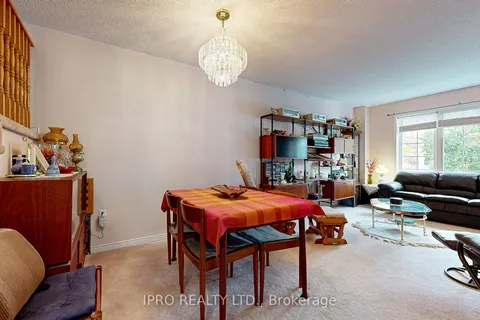 5431 Lawrence Ave, Toronto, ON M1C 5E9