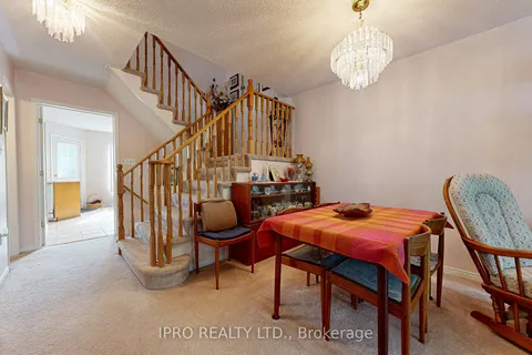 5431 Lawrence Ave, Toronto, ON M1C 5E9