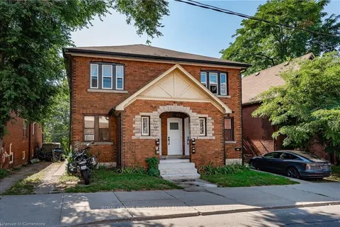 527 Kingston Rd, Toronto, ON M4L 1V5