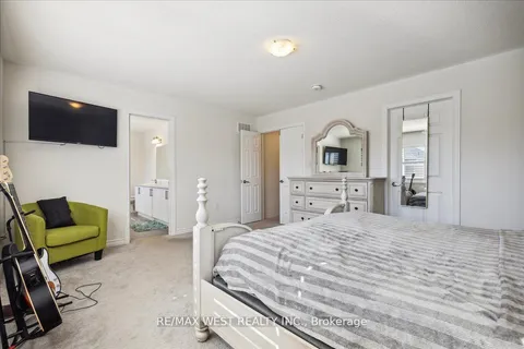 295 Northglen Blvd, Clarington, ON L1C 3K2