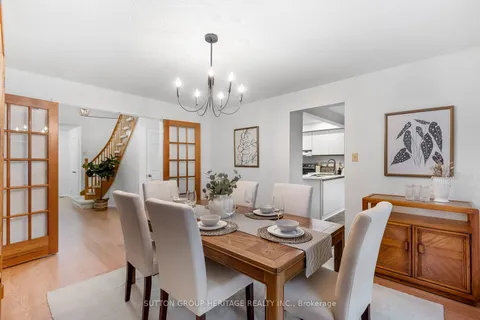 609 Amberwood Cres, Pickering, ON L1V 3Y6