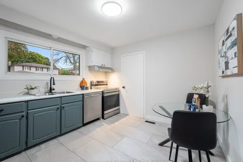 82 Haviland Dr, Toronto, ON M1C 2T8