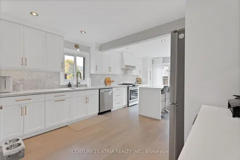 699 Highview Rd, Pickering, ON L1V 4V9