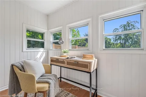 111 HARMONY Rd, Oshawa, ON L1H 6T4