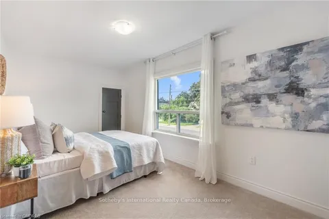 111 HARMONY Rd, Oshawa, ON L1H 6T4