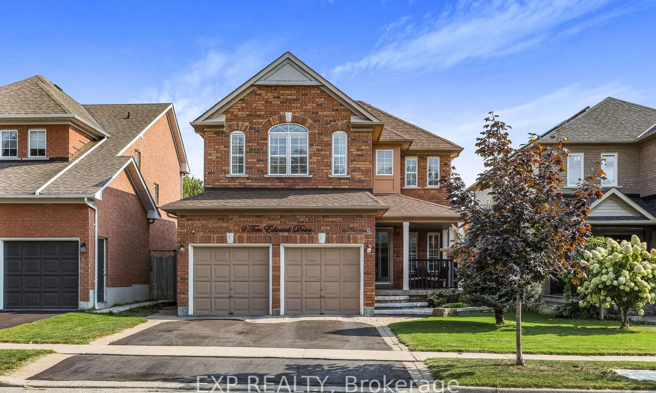 9 Tom Edwards Dr, Whitby, ON L1R 2R4