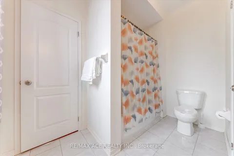 205 South Ocean Drive, Oshawa, ON L1L 0K4