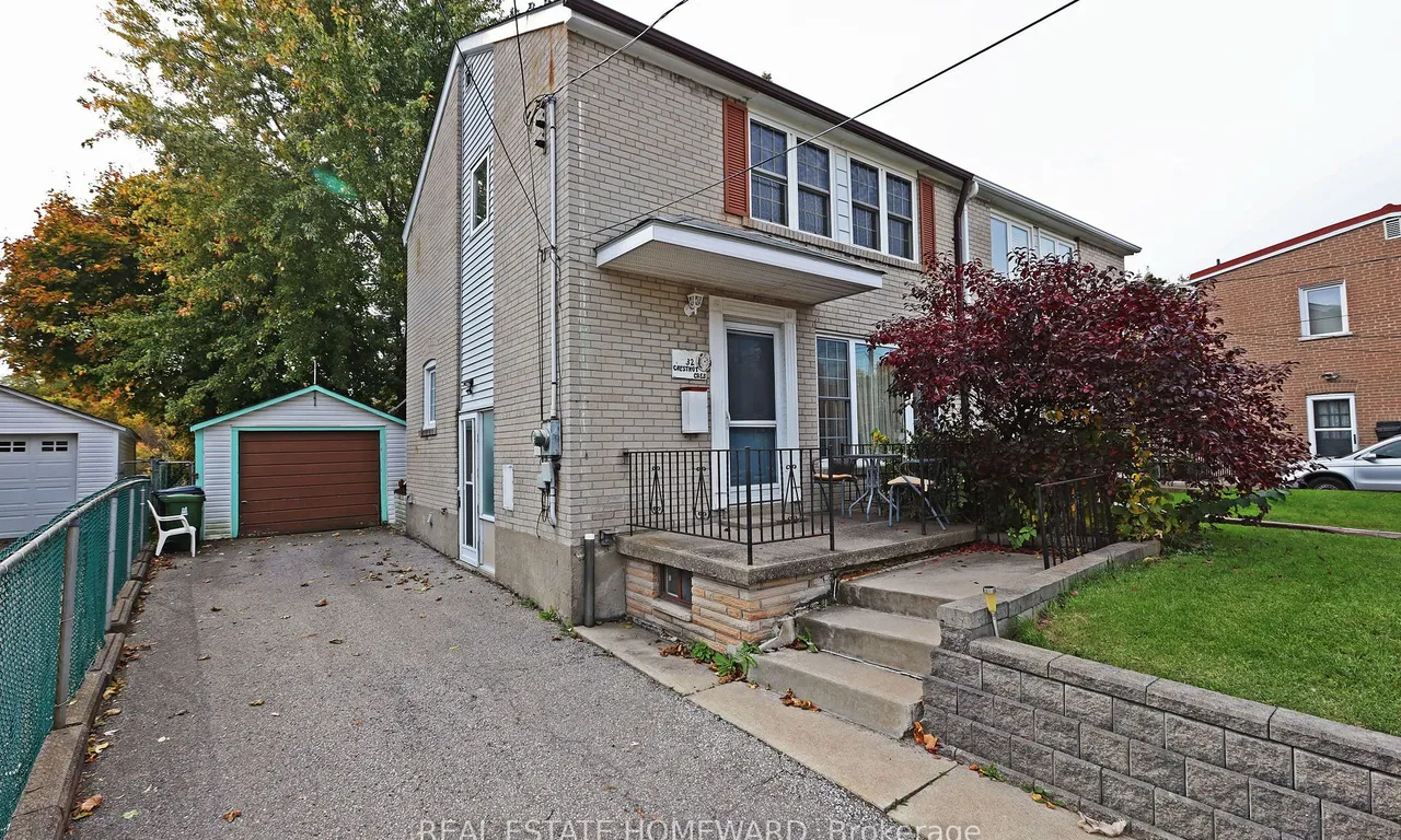 32 Chestnut Cres, Toronto, ON M1L 1Y5
