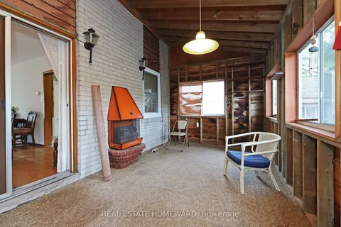 32 Chestnut Cres, Toronto, ON M1L 1Y5