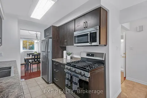 750 Cobblers Crt, Pickering, ON L1V 2Z3