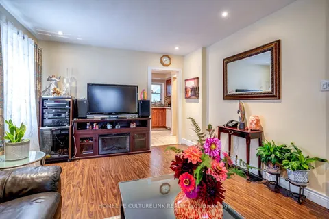 64 Chelwood Rd, Toronto, ON M1K 2K8