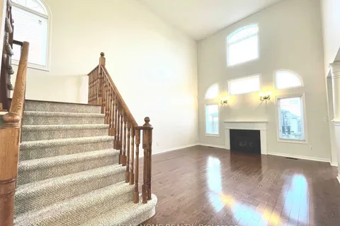 181 Cachet Blvd, Whitby, ON L1M 2L9