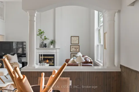 15 Knox Cres, Whitby, ON L1M 1C8