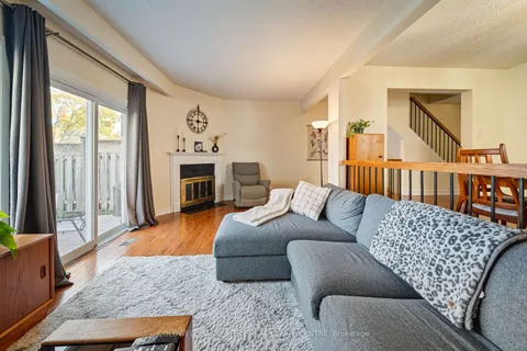 55 Deanscroft Sq, Toronto, ON M1E 4W8