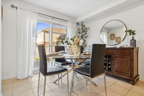 6 Page Pl, Clarington, ON L1E 0H2