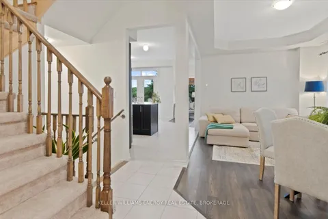 160 Rosswell Dr, Clarington, ON L1E 0A5