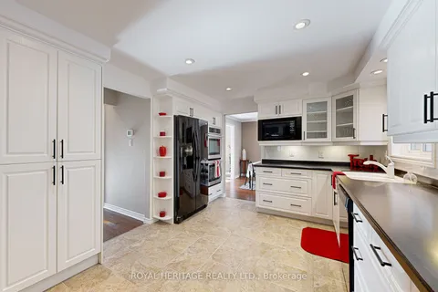 72 Lake Driveway, Ajax, ON L1S 3X1