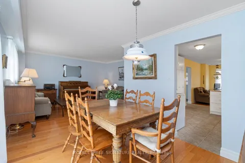 581 Stonebridge Lane, Pickering, ON L1W 3A6