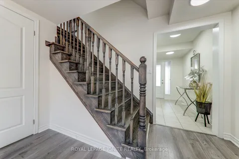 21 Fusilier Dr, Toronto, ON M1L 0J4