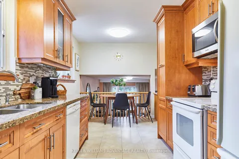 224 Coronation Dr, Toronto, ON M1E 2J4