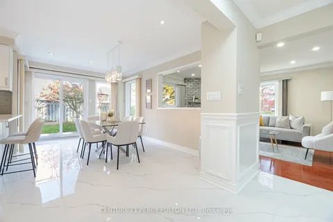 30 Wickens Cres, Ajax, ON L1T 3M8