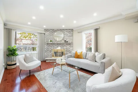 30 Wickens Cres, Ajax, ON L1T 3M8