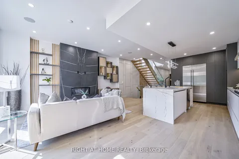 333 Woodmount Ave, Toronto, ON M4C 4A4