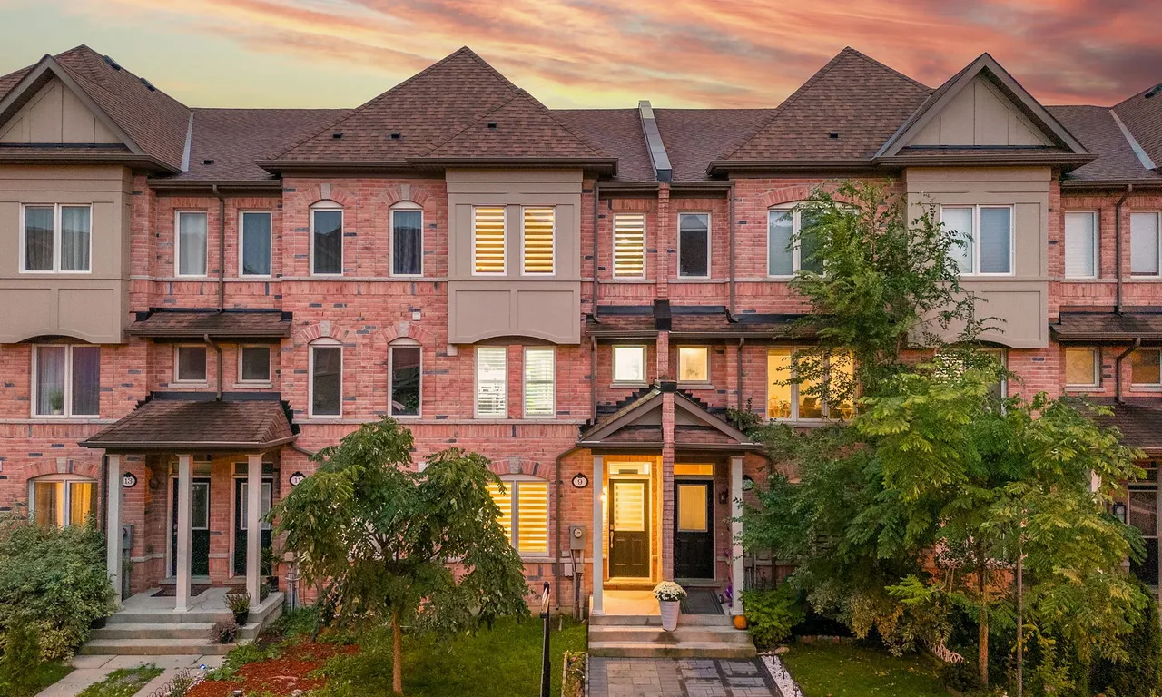 9 De Jong St, Toronto, ON M1P 0C1