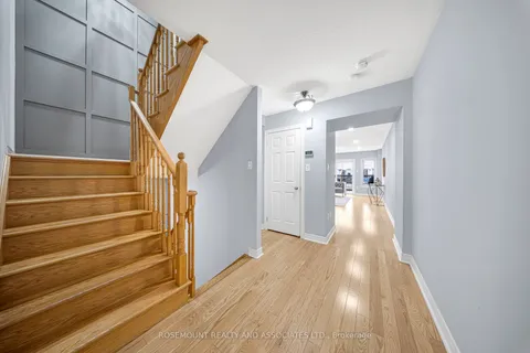 9 De Jong St, Toronto, ON M1P 0C1