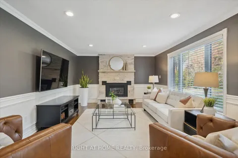 5 Munday Crt, Clarington, ON L1C 4R7