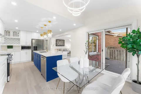 15 Drewbrook Crt, Whitby, ON L1N 8M9