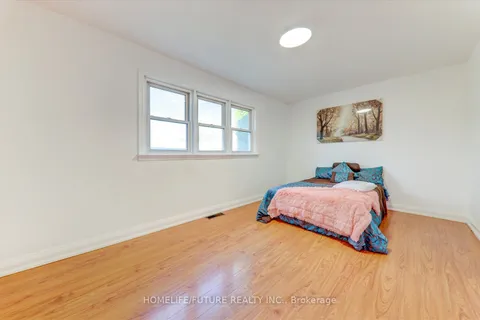 437 Fairleigh Ave, Oshawa, ON L1J 2W4