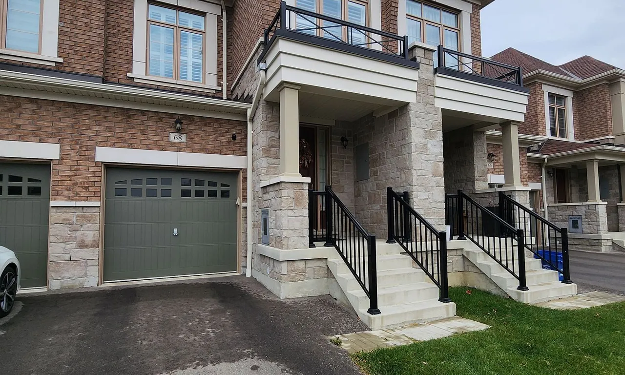 68 Coho Dr, Whitby, ON L1P 0K4