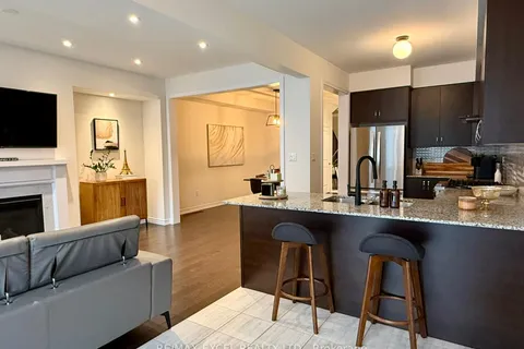 68 Coho Dr, Whitby, ON L1P 0K4