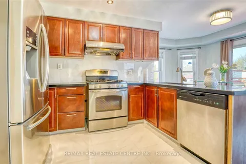 11 Hunter Dr, Ajax, ON L1T 3M9