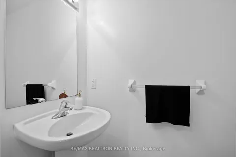 7 Tait Crt, Toronto, ON M1X 0B1